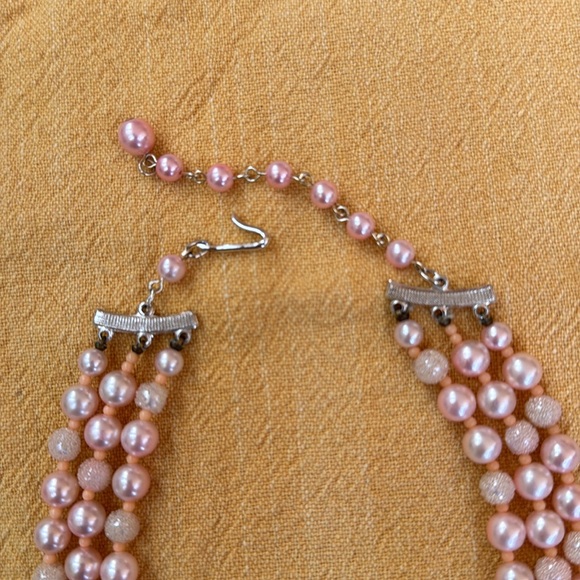 Vintage Necklace - triple strand, peach color. - Picture 3 of 3